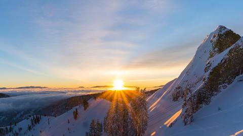 Scenic sunrise on KT-22 at Squaw Valley